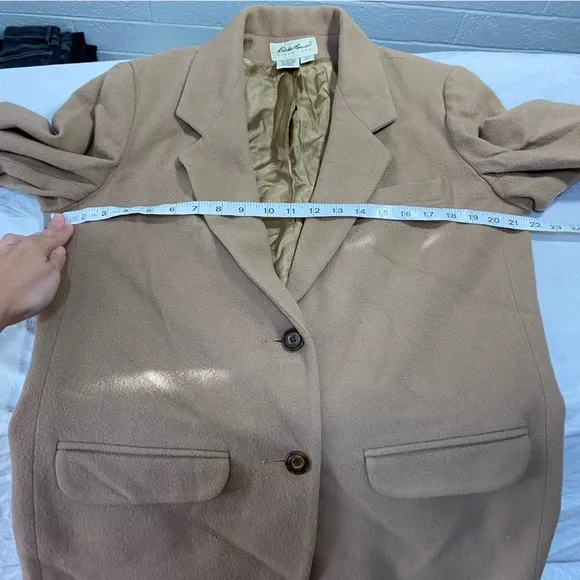 100% Wool Eddie Bauer Blazer Women’s Medium Camel Tan Front Pockets Oversized