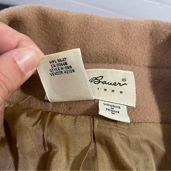 100% Wool Eddie Bauer Blazer Women’s Medium Camel Tan Front Pockets Oversized