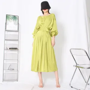 2025 romantic green pleated long dress  spring new round neck long sleeve waist thin ruffle dress