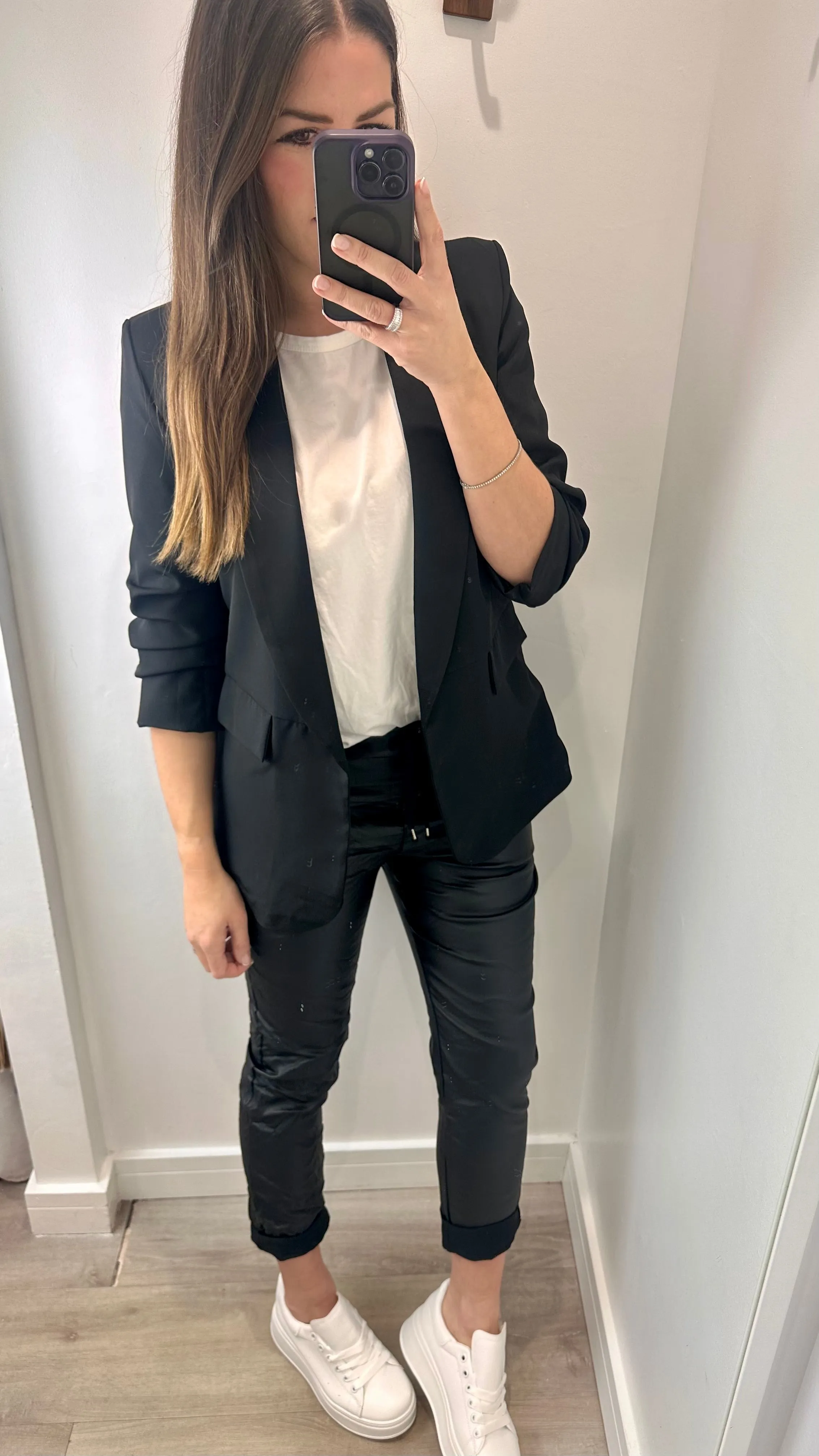 BLACK RUCHED SLEEVE BLAZER