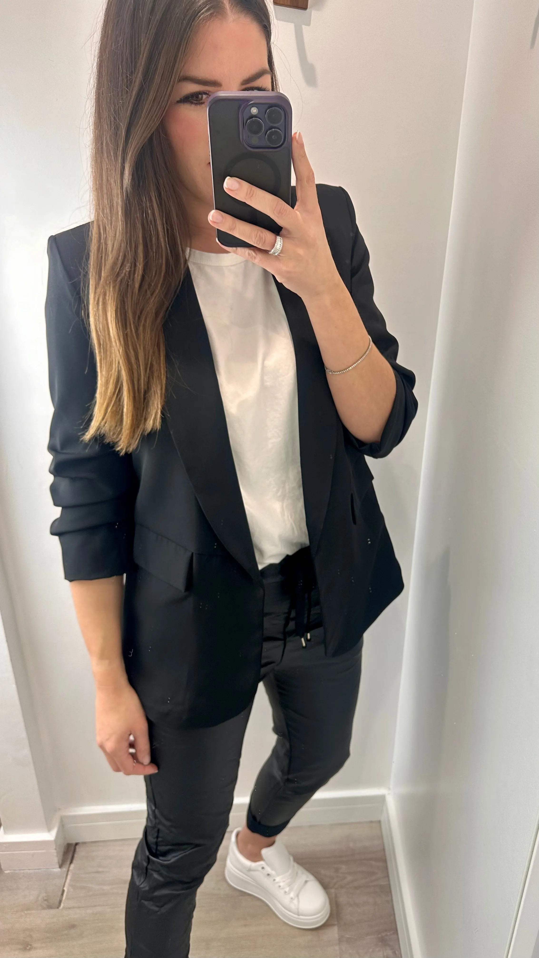 BLACK RUCHED SLEEVE BLAZER
