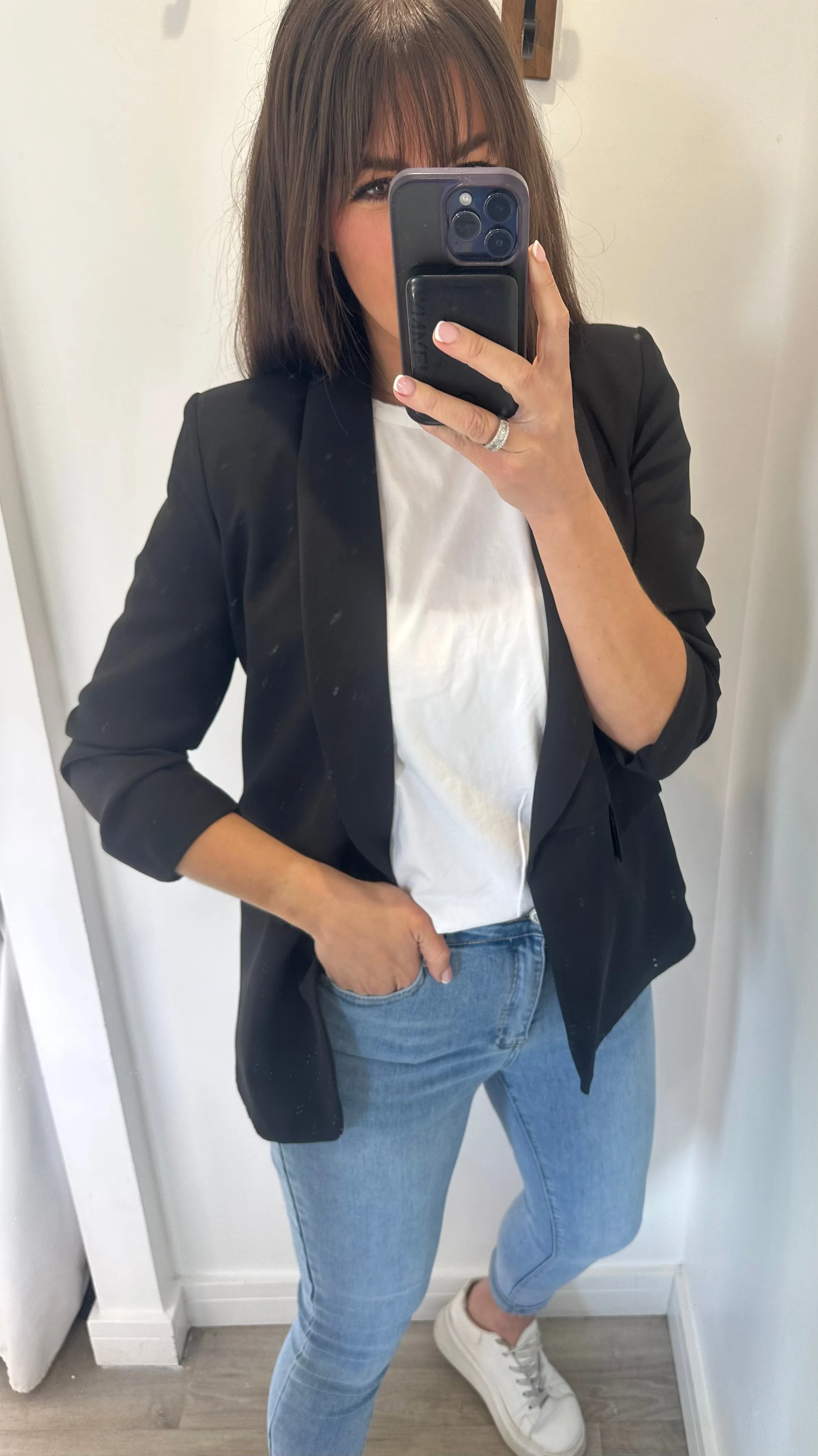 BLACK RUCHED SLEEVE BLAZER