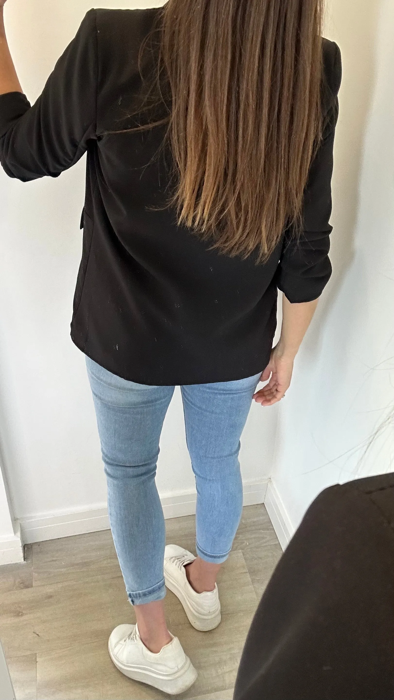 BLACK RUCHED SLEEVE BLAZER