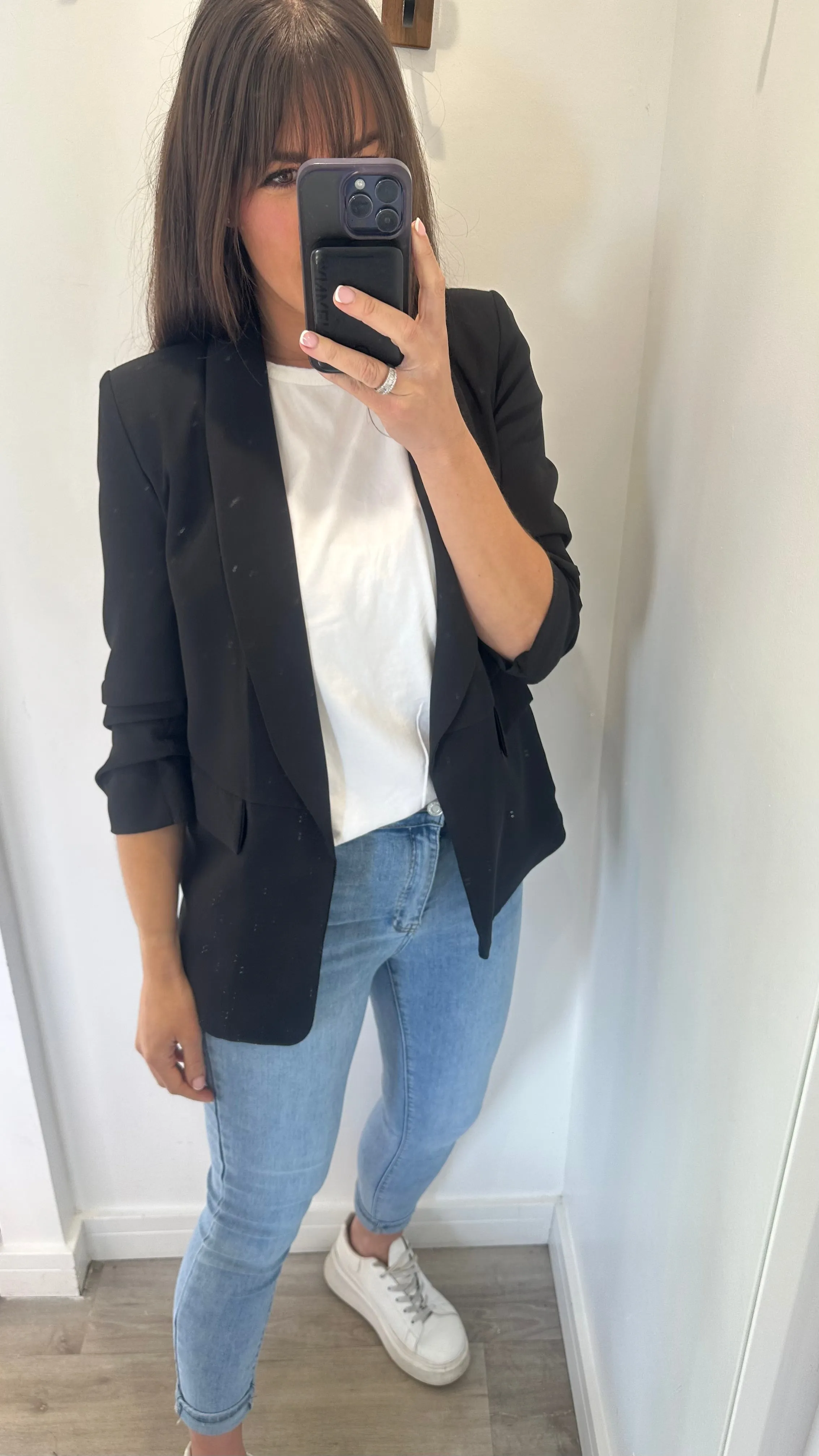 BLACK RUCHED SLEEVE BLAZER