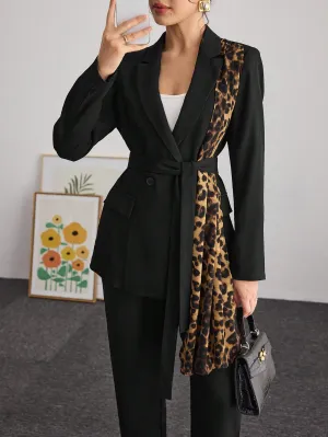 Blazer negro elegante con estampado de leopardo