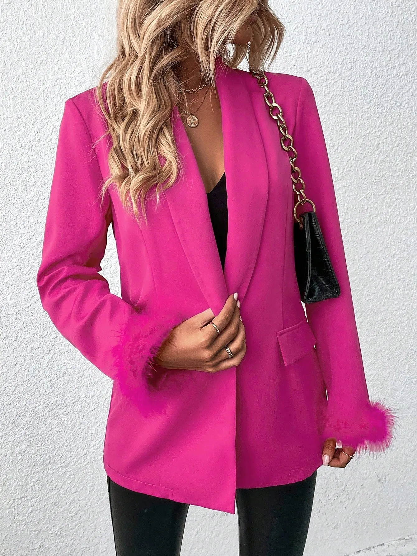 Blazer Raffinéa de Cherry Vibes: Elegancia en