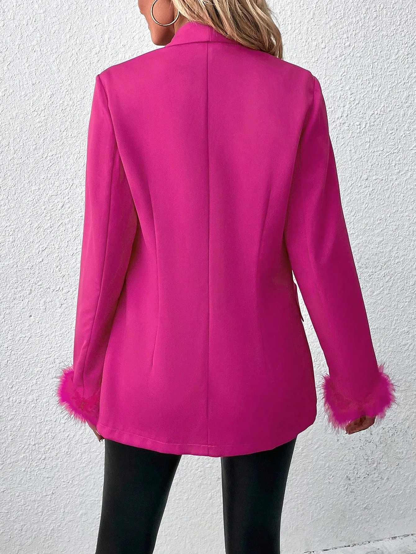 Blazer Raffinéa de Cherry Vibes: Elegancia en