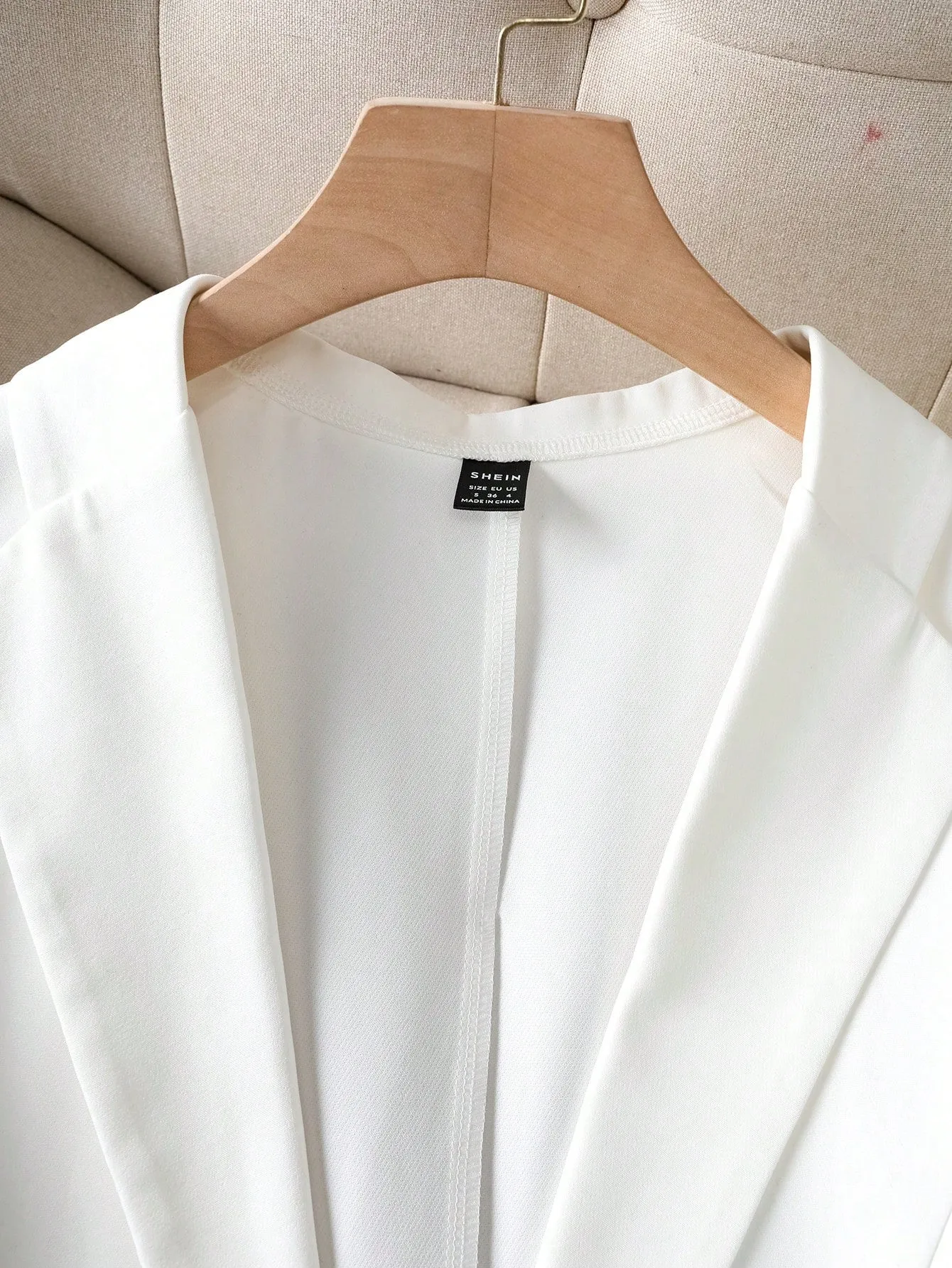 Cherry Vibes: Blazer Chic de Manga Larga para Mujer