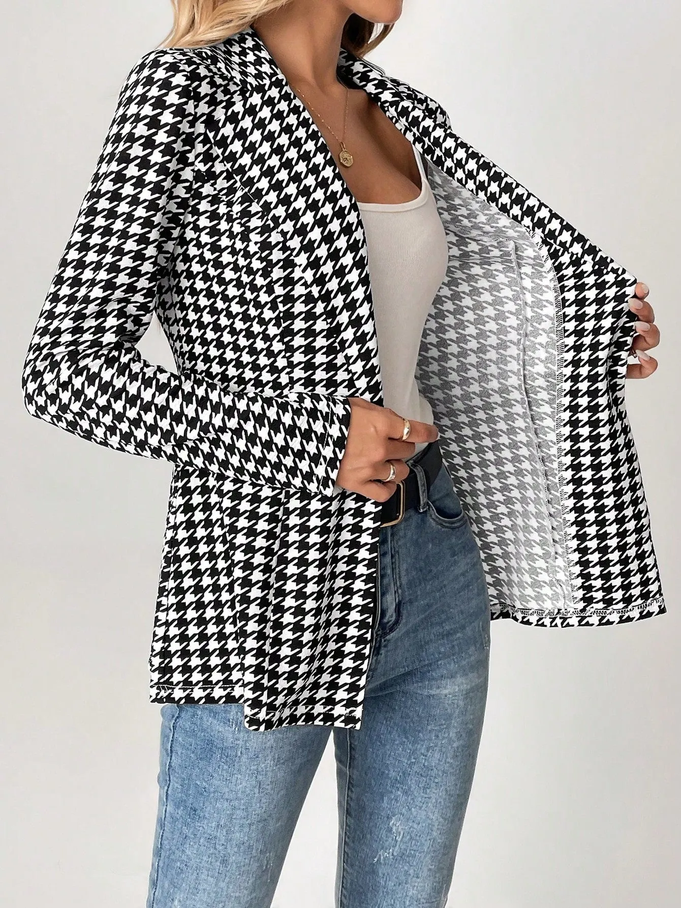 Cherry Vibes: Blazer de Mujer con Corte de Cintura en