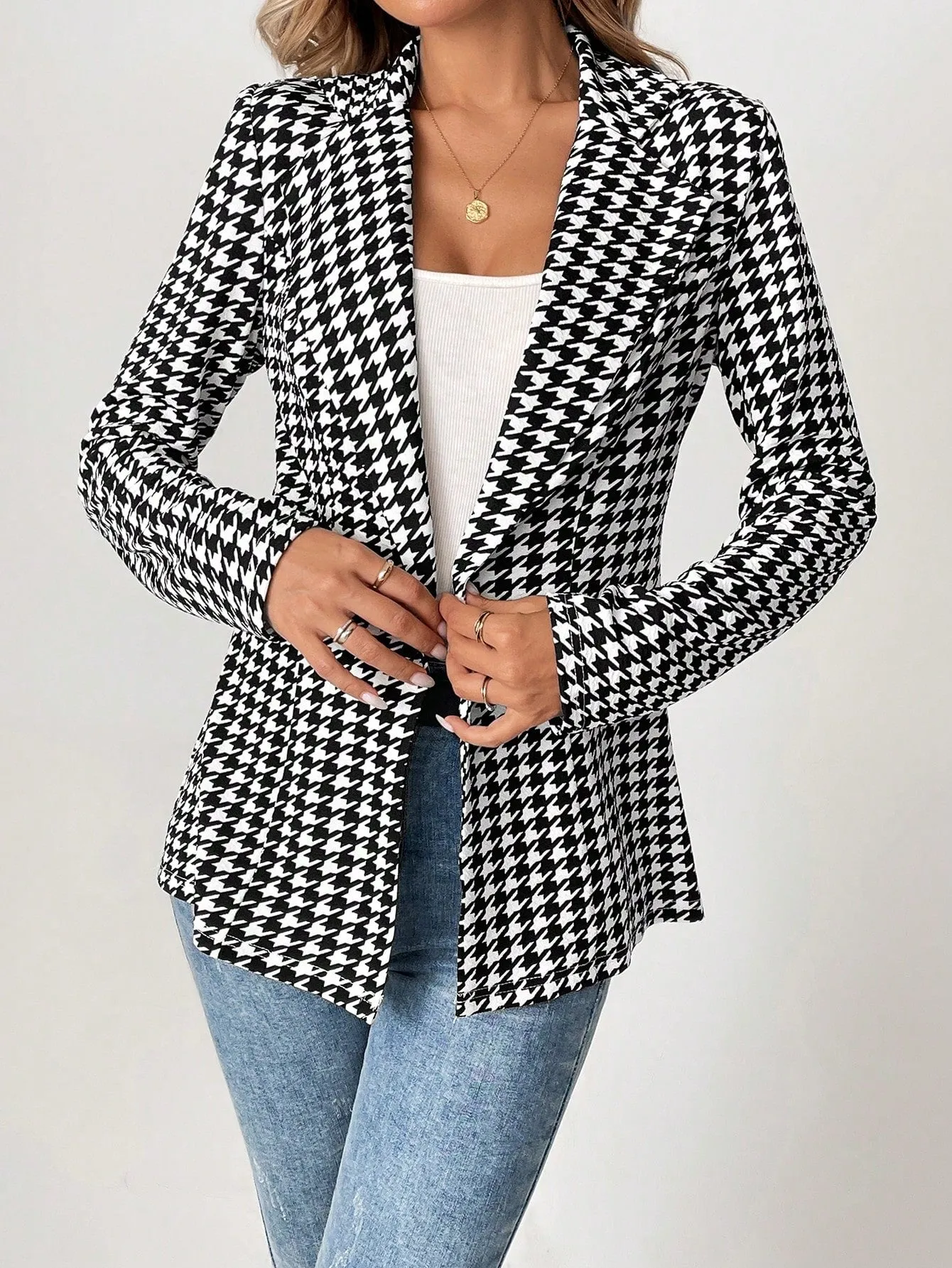 Cherry Vibes: Blazer de Mujer con Corte de Cintura en