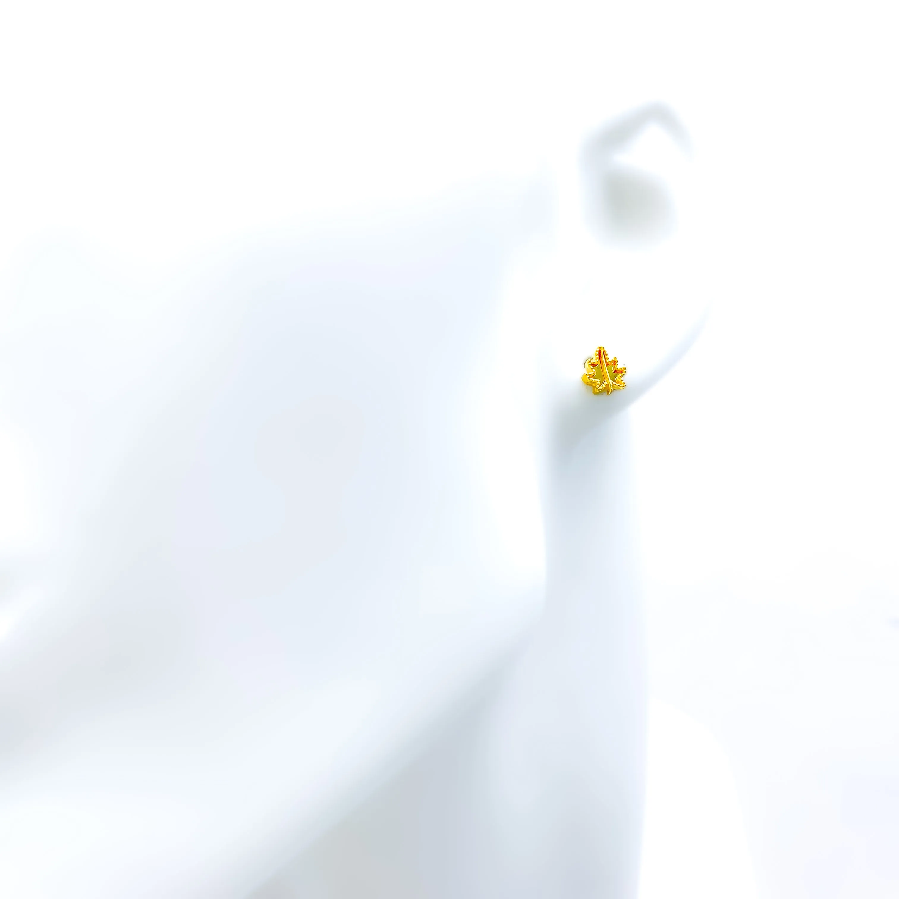 Chic Bold 21k Gold Leaf Earrings