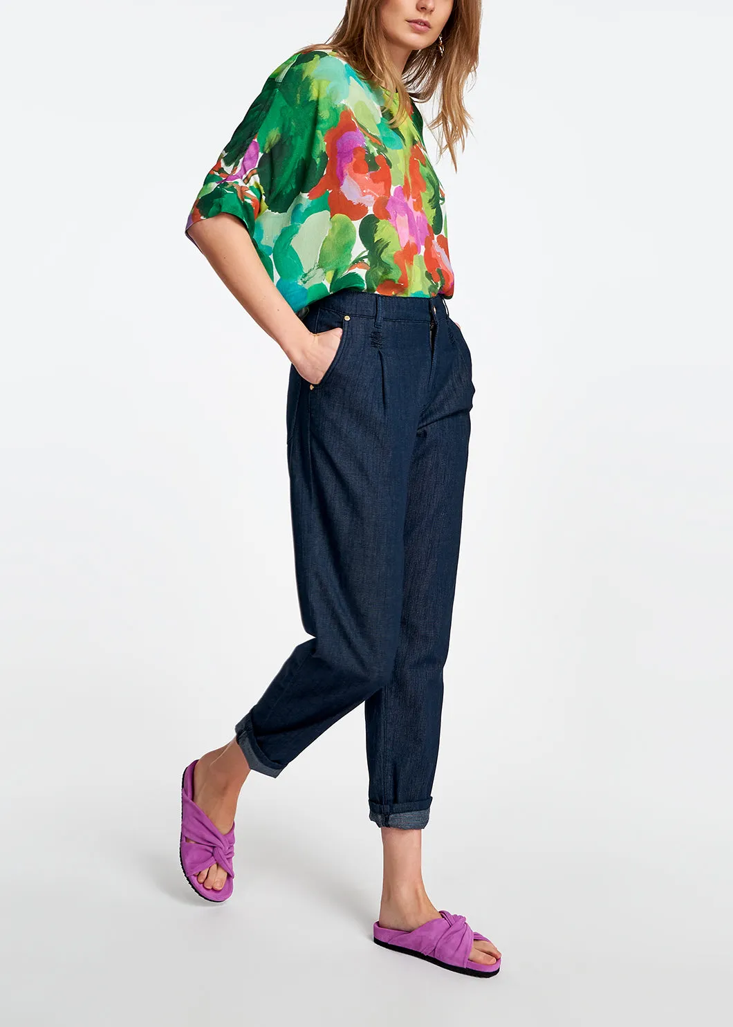 Dark blue loose-fit denim pants