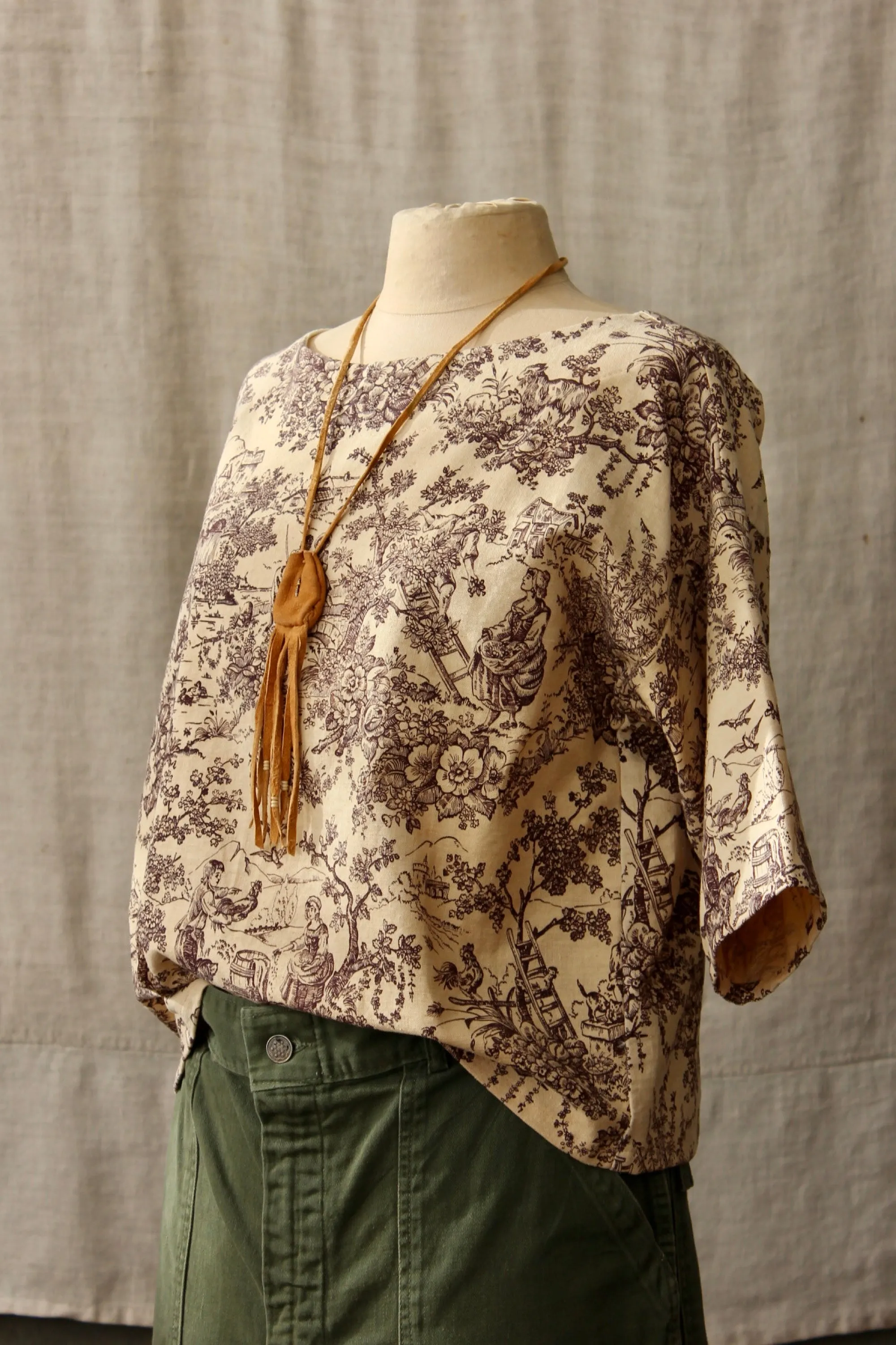HF174 The Highlands Foundry French Toile Box Top