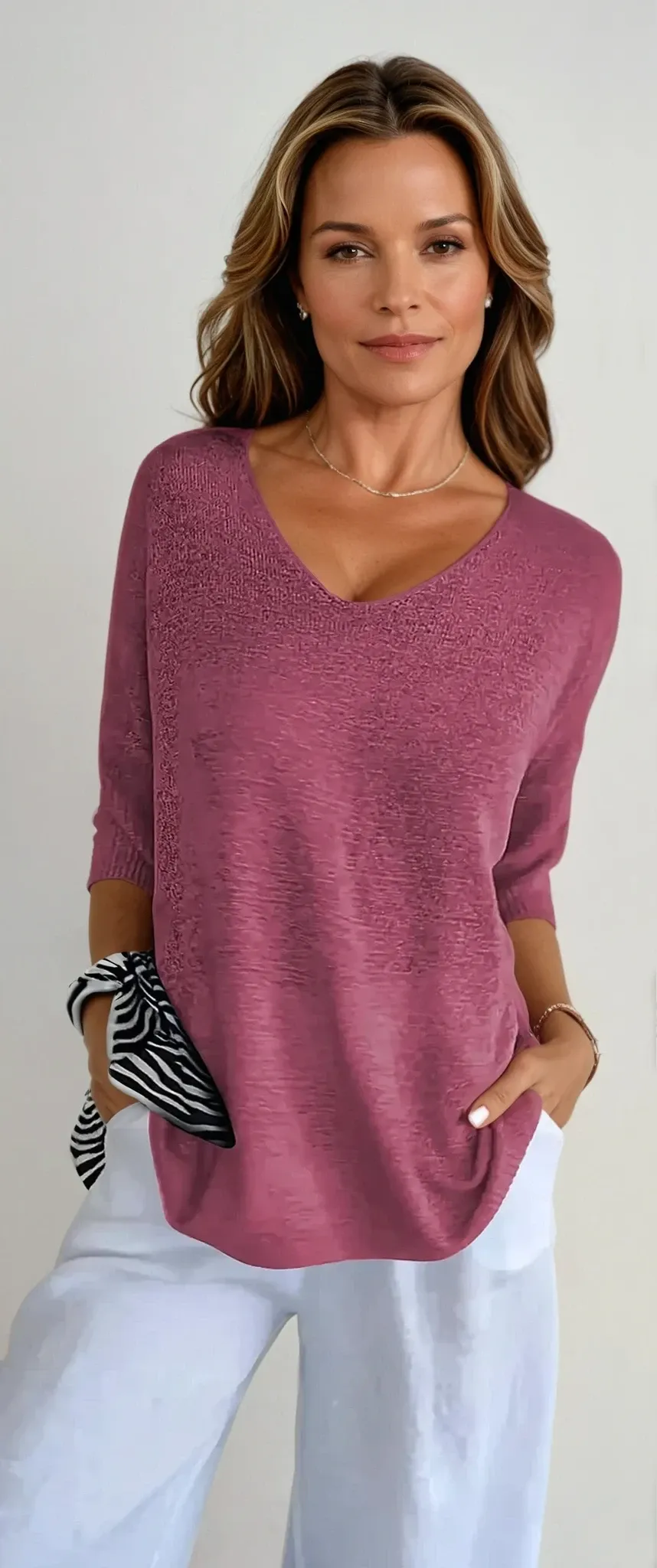 Jaja | Slimming V-Neck Top