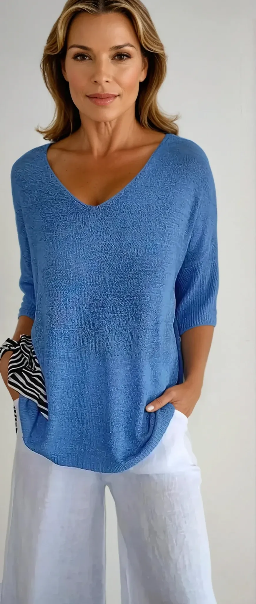 Jaja | Slimming V-Neck Top