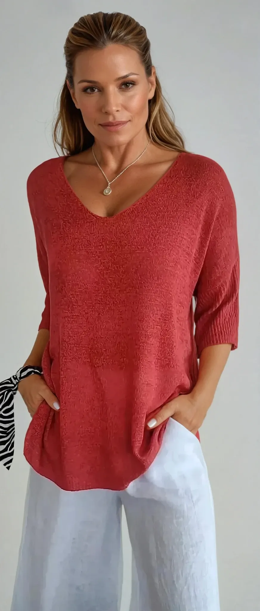 Jaja | Slimming V-Neck Top