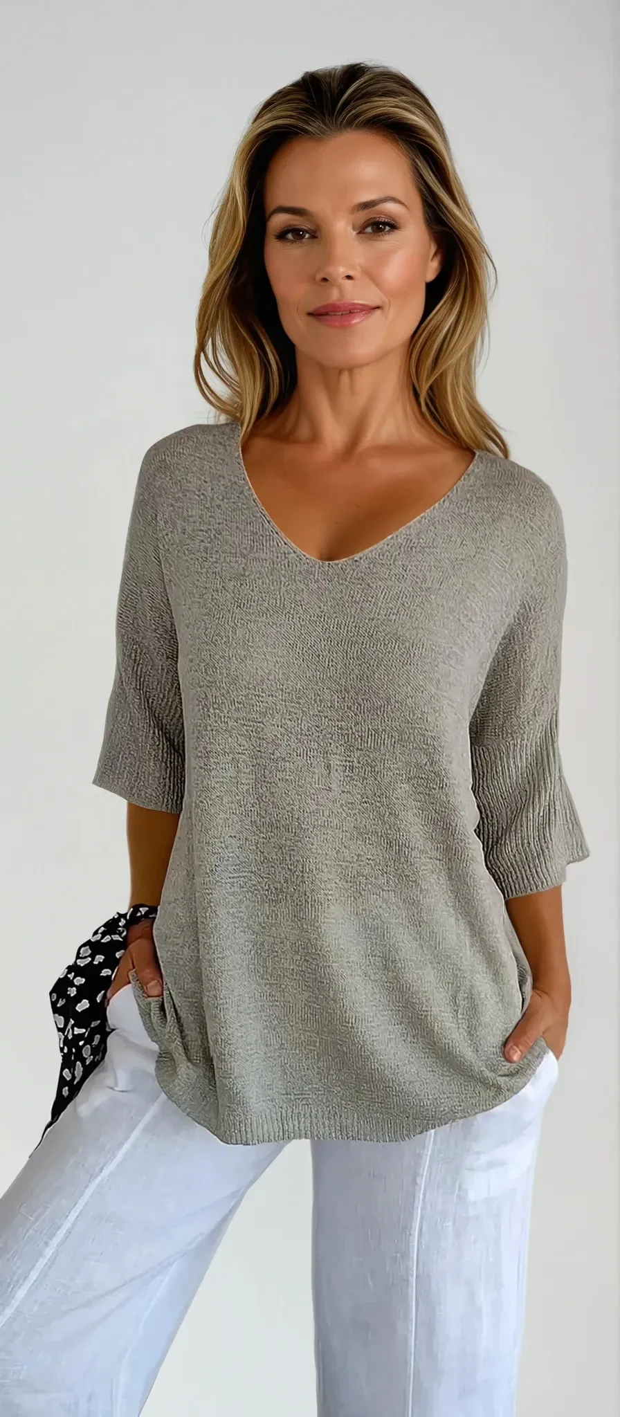 Jaja | Slimming V-Neck Top