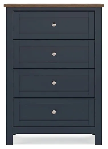 Landocken Queen Panel Bed with Mirrored Dresser, Chest and 2 Nightstands