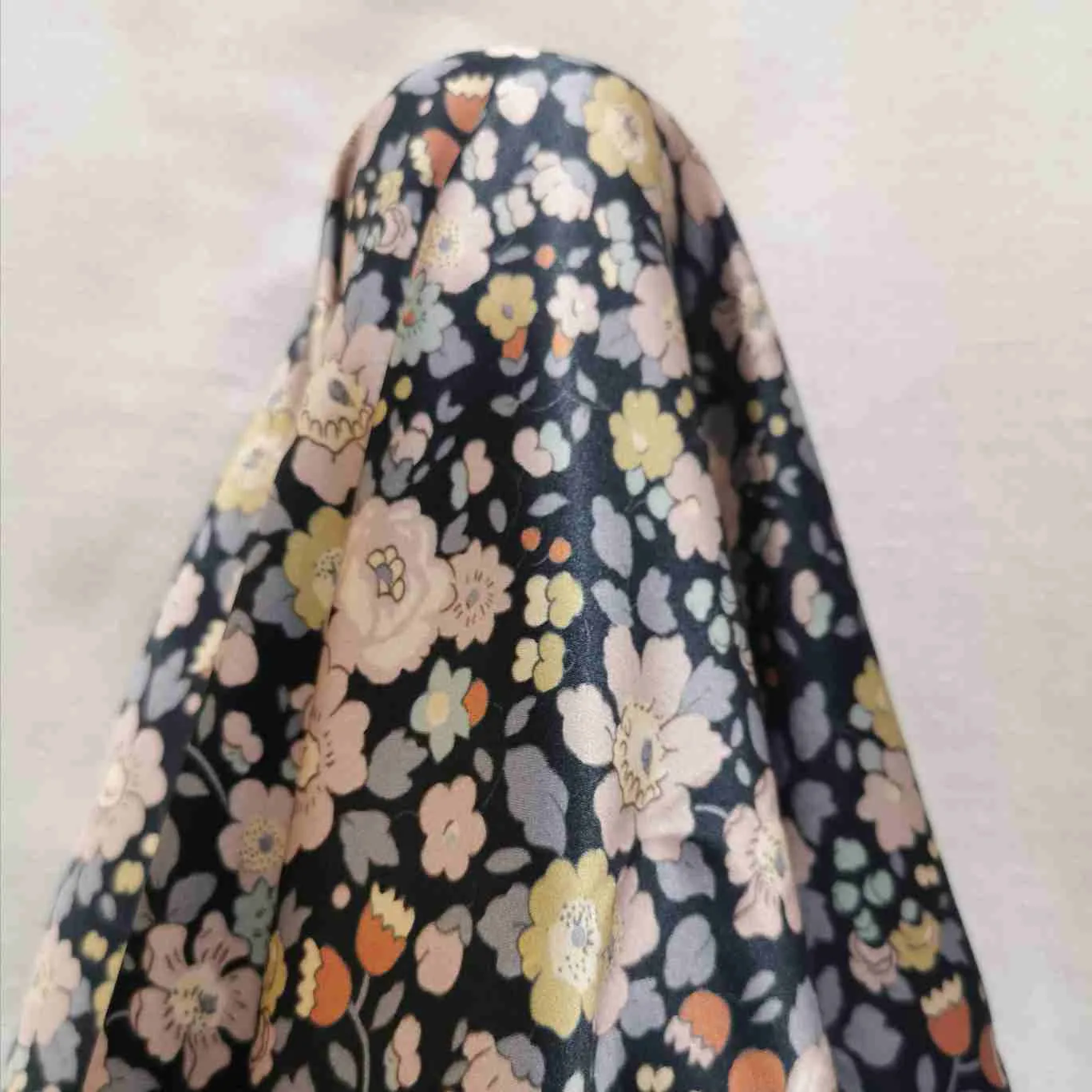 Liberty Belgravia Silk Satin, Betsy Field - 82cm remnant piece