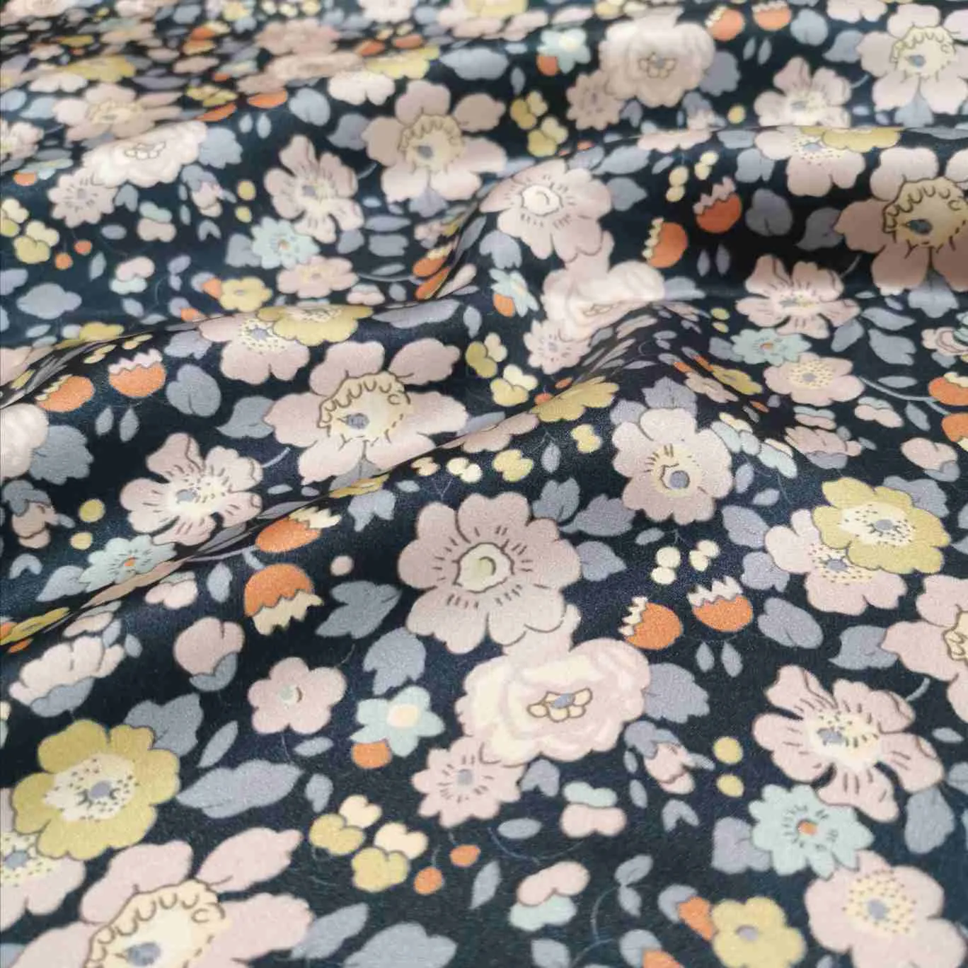 Liberty Belgravia Silk Satin, Betsy Field - 82cm remnant piece