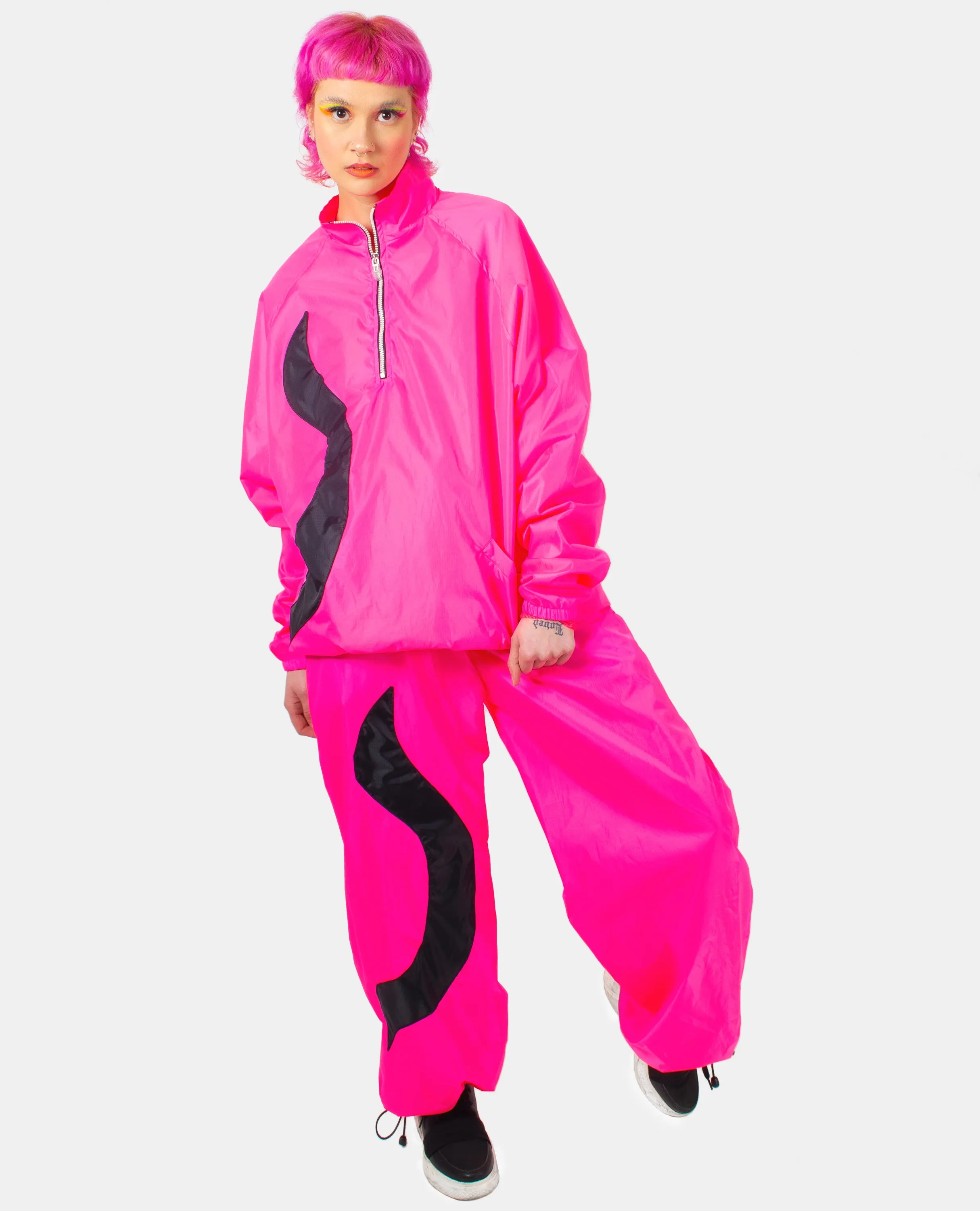 LOGO WINDBREAKER
