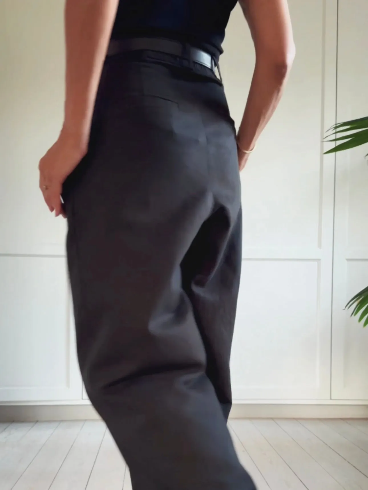 LOOSE CHINO WITH BELT - BLACK