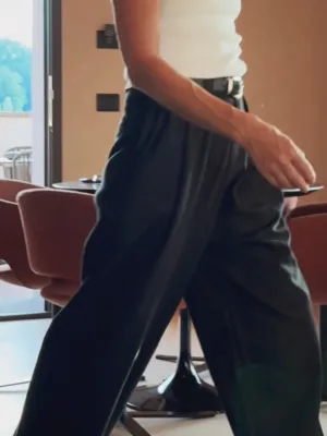 LOOSE CHINO WITH BELT - BLACK