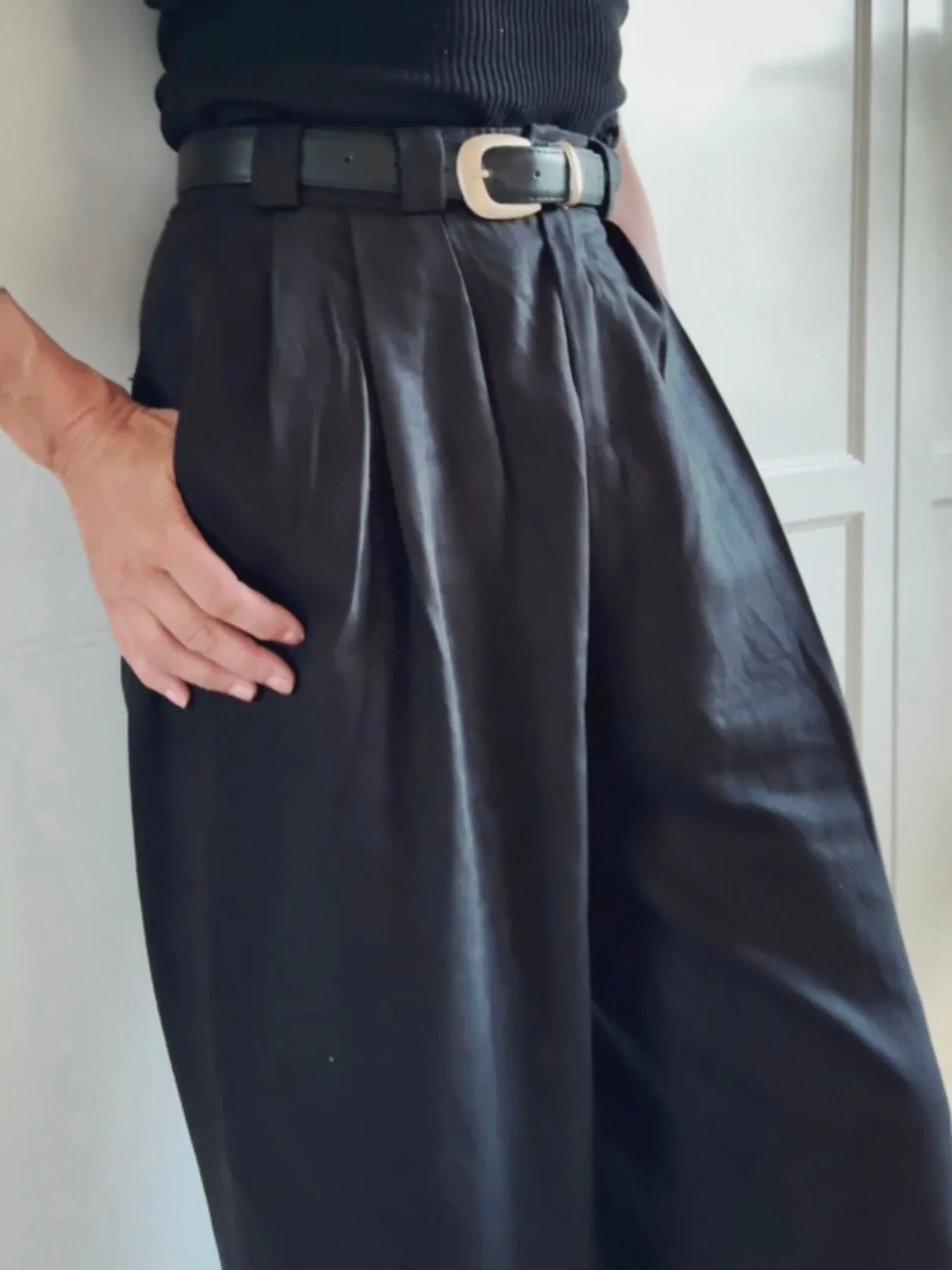 LOOSE CHINO WITH BELT - BLACK