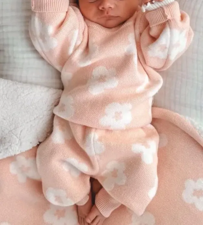 Machine knitted retro floral baby girl comfy set