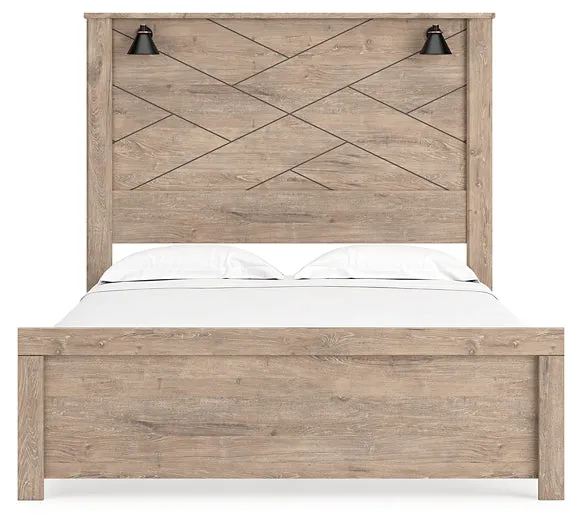 Senniberg Queen Panel Bed with Mirrored Dresser and Nightstand