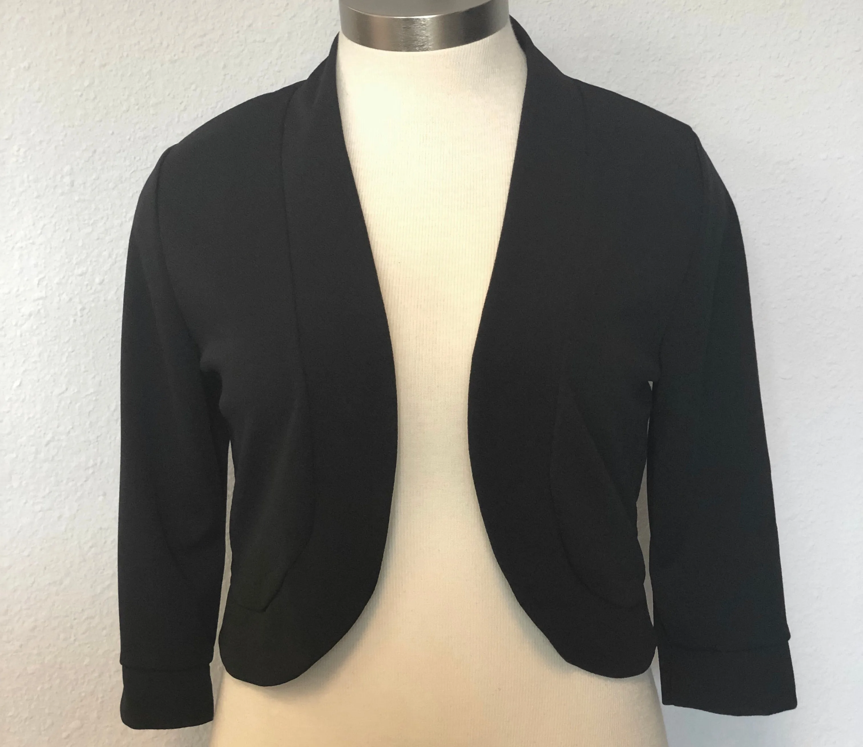 SHORT JACKET 3/4 SLEEVES