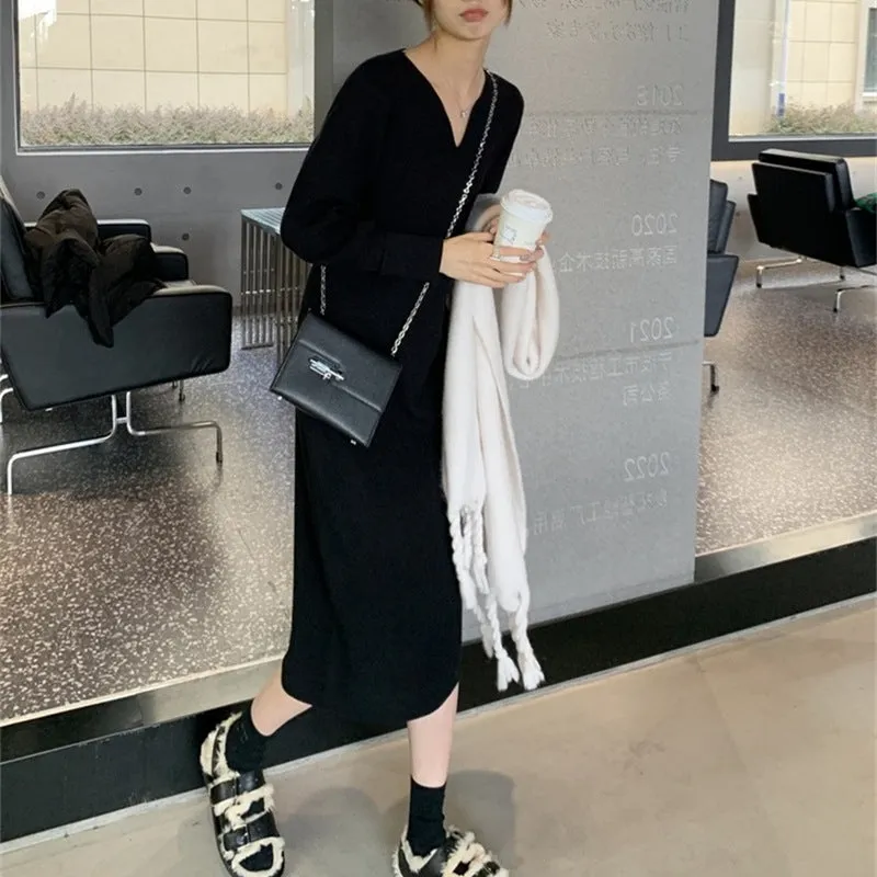 XIEYINSHE 2025popular autumn and winter new  temperament long dress V-neck knitted dress women's clothing loose and thin bottoming sweater skirt